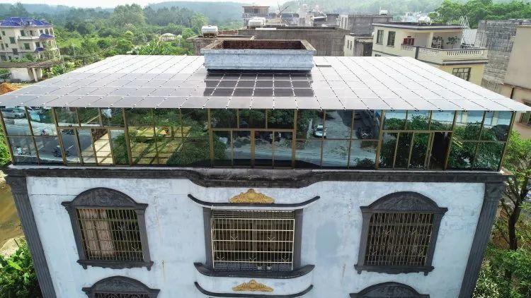 還在裝傳統(tǒng)陽(yáng)光房？太傻了！如今大家都裝這個(gè)，美觀、環(huán)保還能賺錢(qián)！