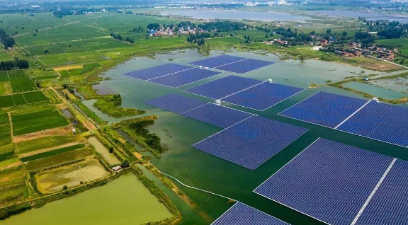 中國(guó)十三省最大光伏電站在這里！欽州康熙嶺的光伏電站能排上號(hào)了嗎？