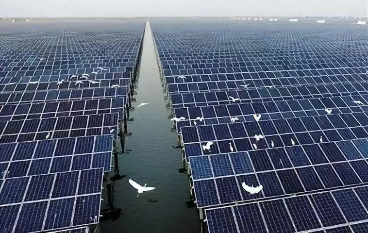 中國(guó)十三省最大光伏電站在這里！欽州康熙嶺的光伏電站能排上號(hào)了嗎？